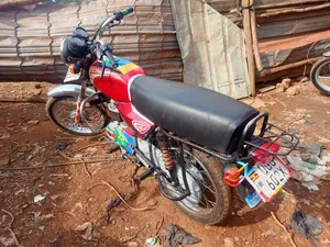 Bajaj Boxer 100 2025 Red