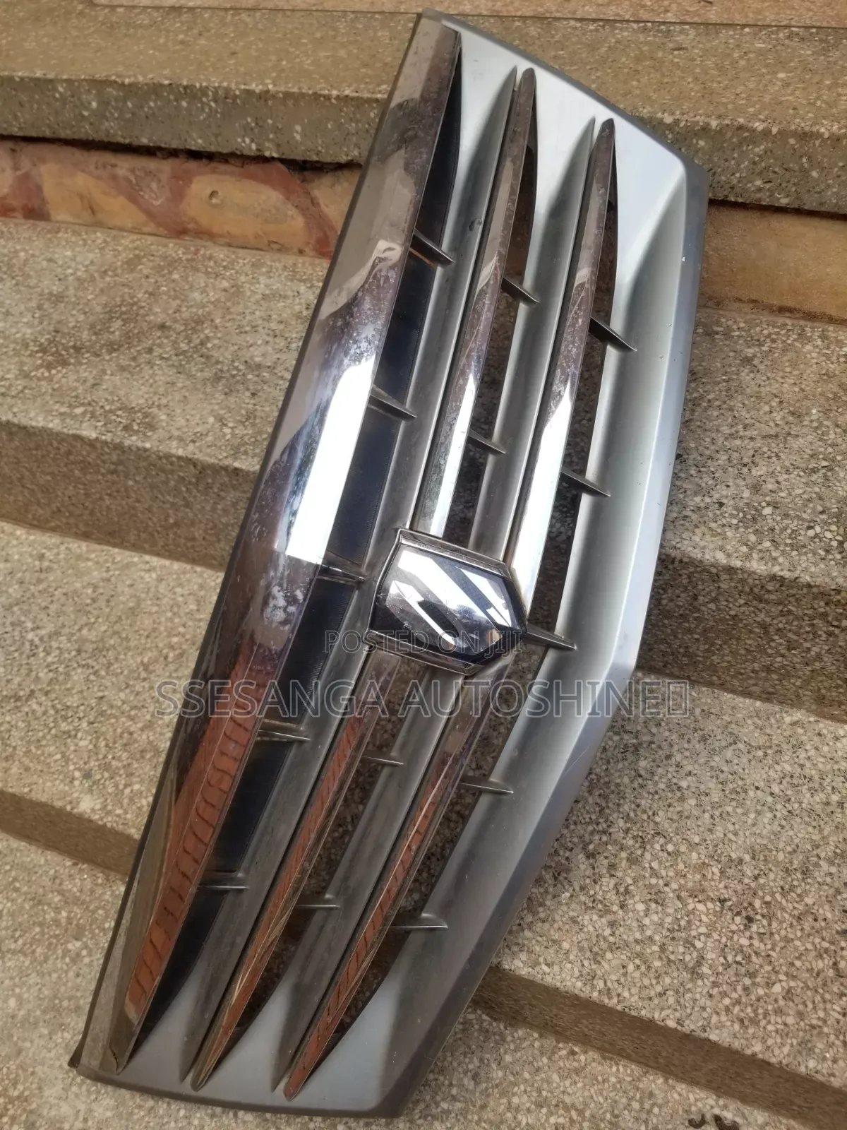 Toyota Alphard Grill
