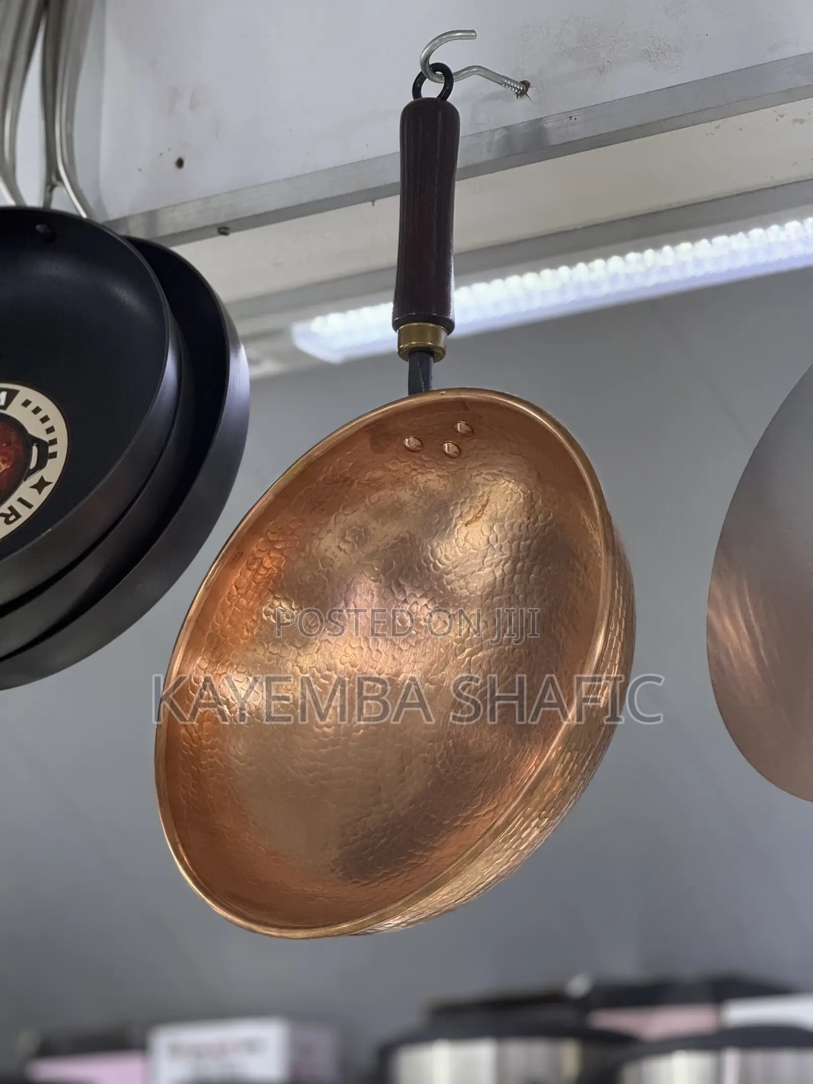 Premium Hand-Hammered Pure Copper Wok Pan With Wooden Handle