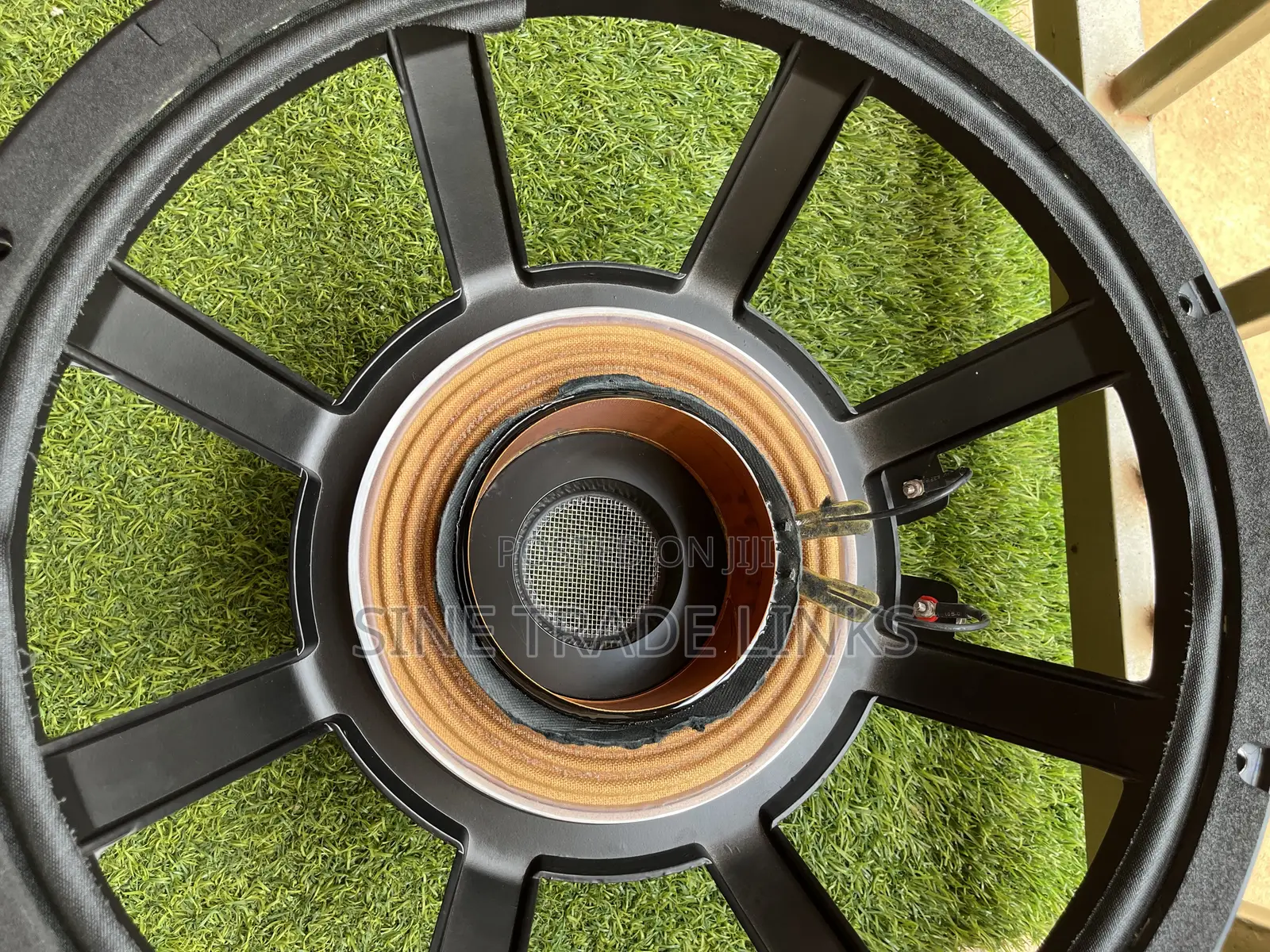 3000Watts 18” Double Coil Outdoor Line Array Woofer. Buyer Recones