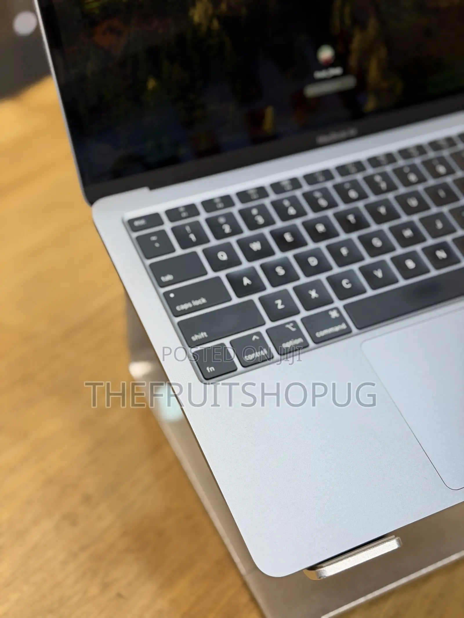 Laptop Apple MacBook Air 2020 8GB Intel SSD 256GB