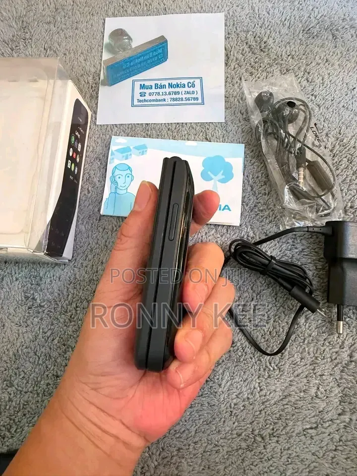 New Nokia 2720 Flip 512 GB Black