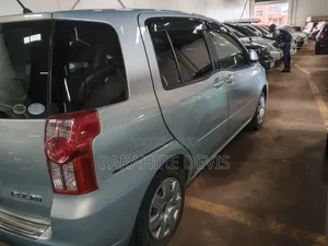 Toyota Raum 2011 Blue