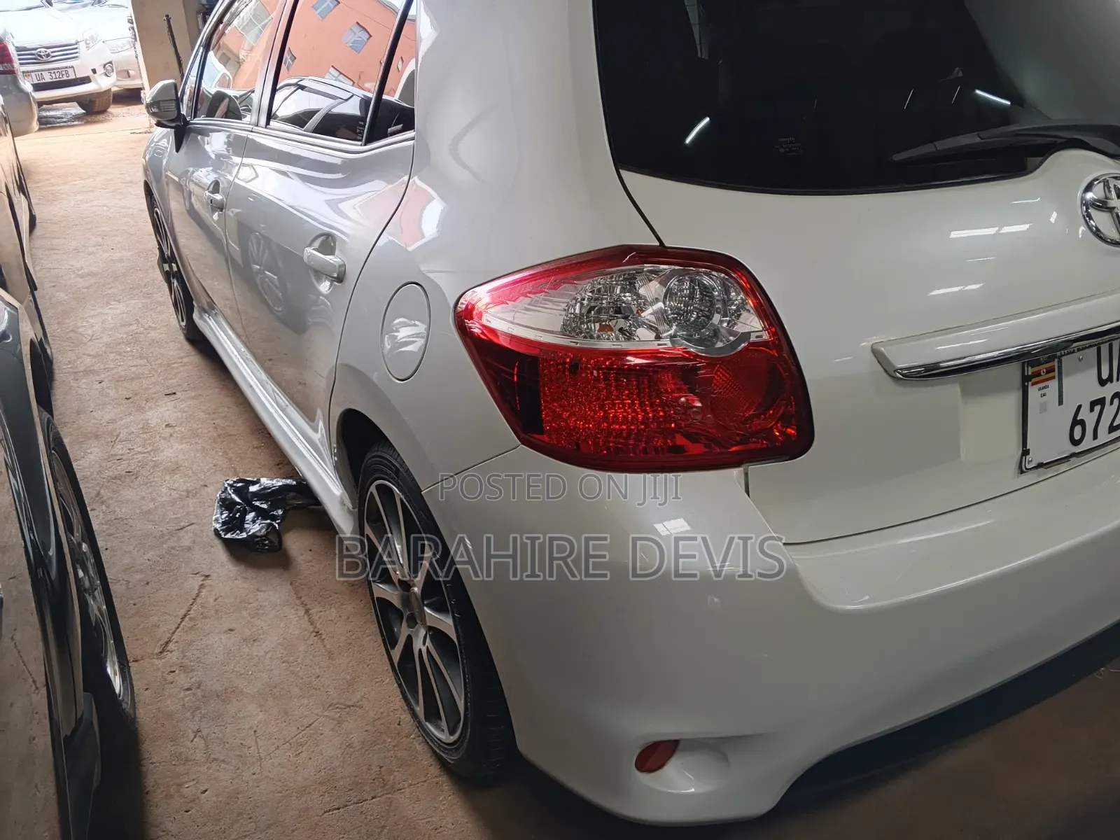 Toyota Auris 2011 White