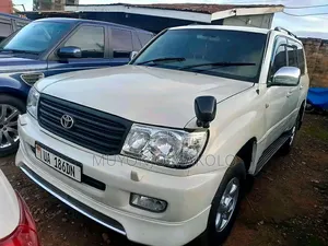 Toyota Land Cruiser 2002 White