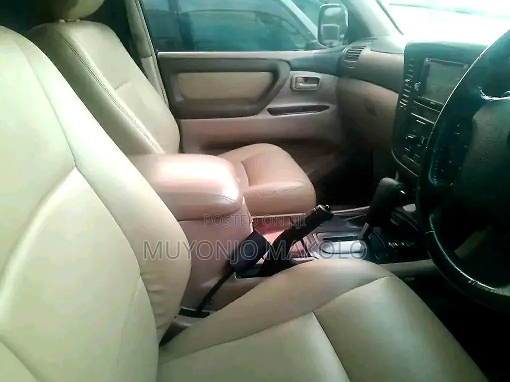 Toyota Land Cruiser 2002 White