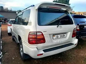 Toyota Land Cruiser 2002 White