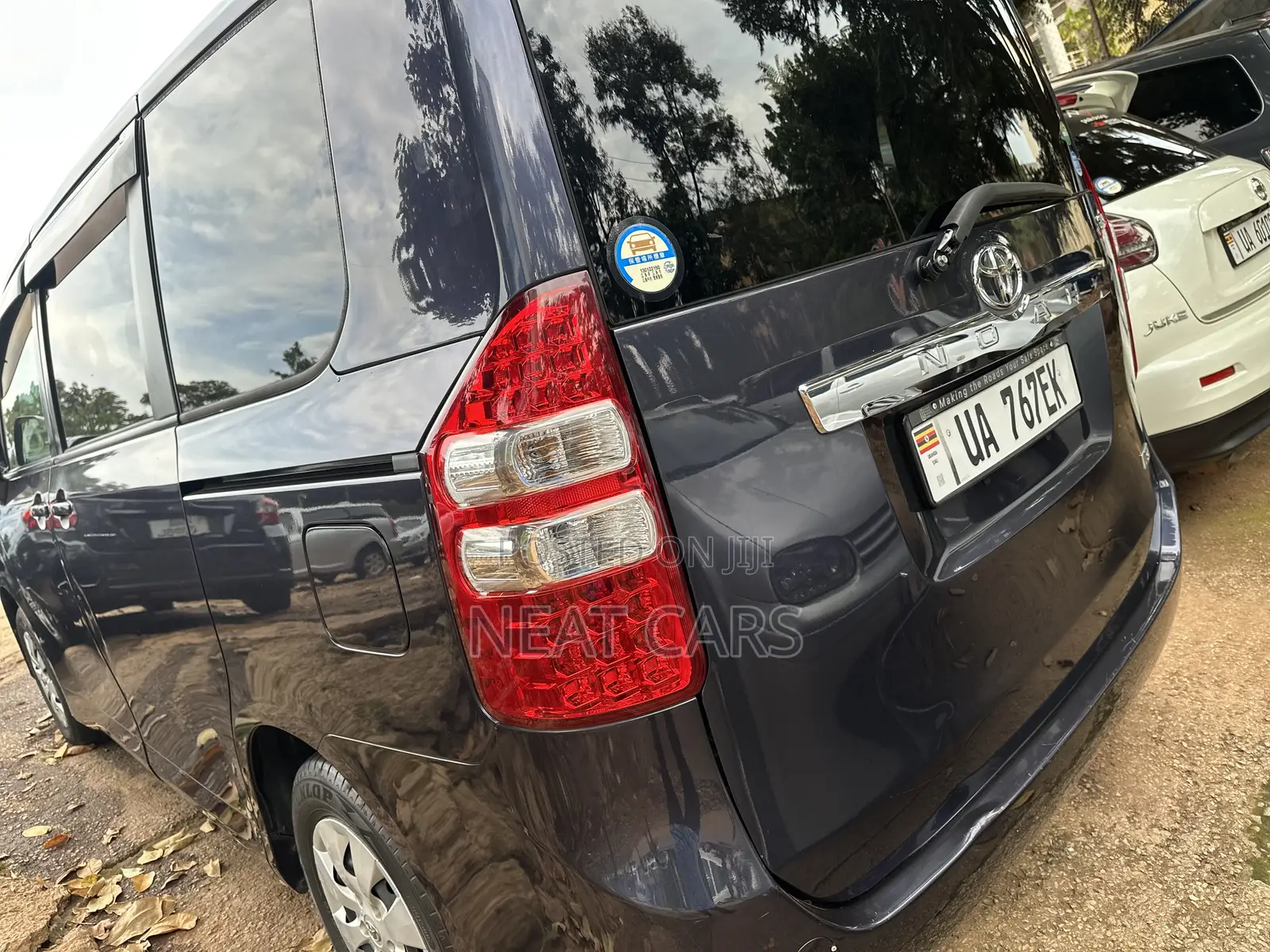 Toyota Noah 2013 Blue
