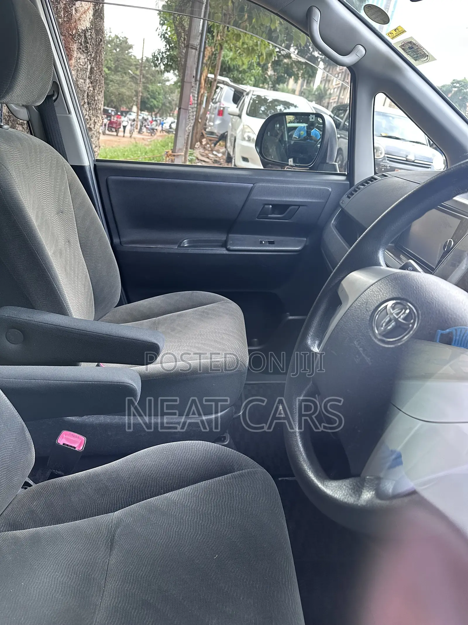 Toyota Noah 2013 Blue