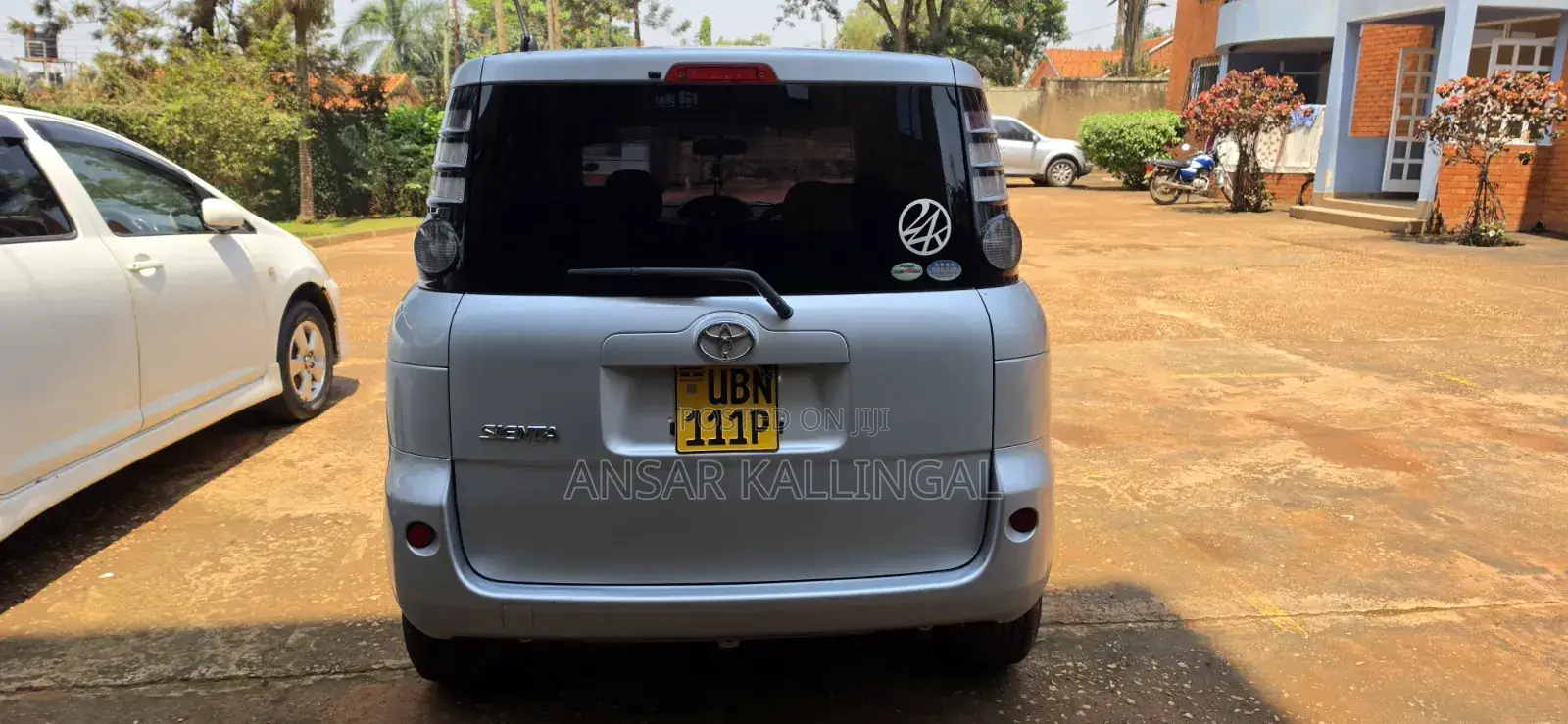 Toyota Sienta 1.5 AWD 2008 Silver
