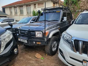 Toyota Land Cruiser 2005 Black