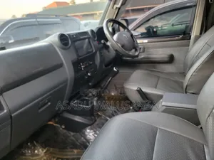 Toyota Land Cruiser 2005 Black