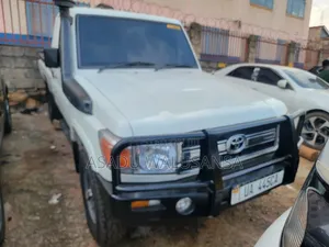 Toyota Land Cruiser 2004 White