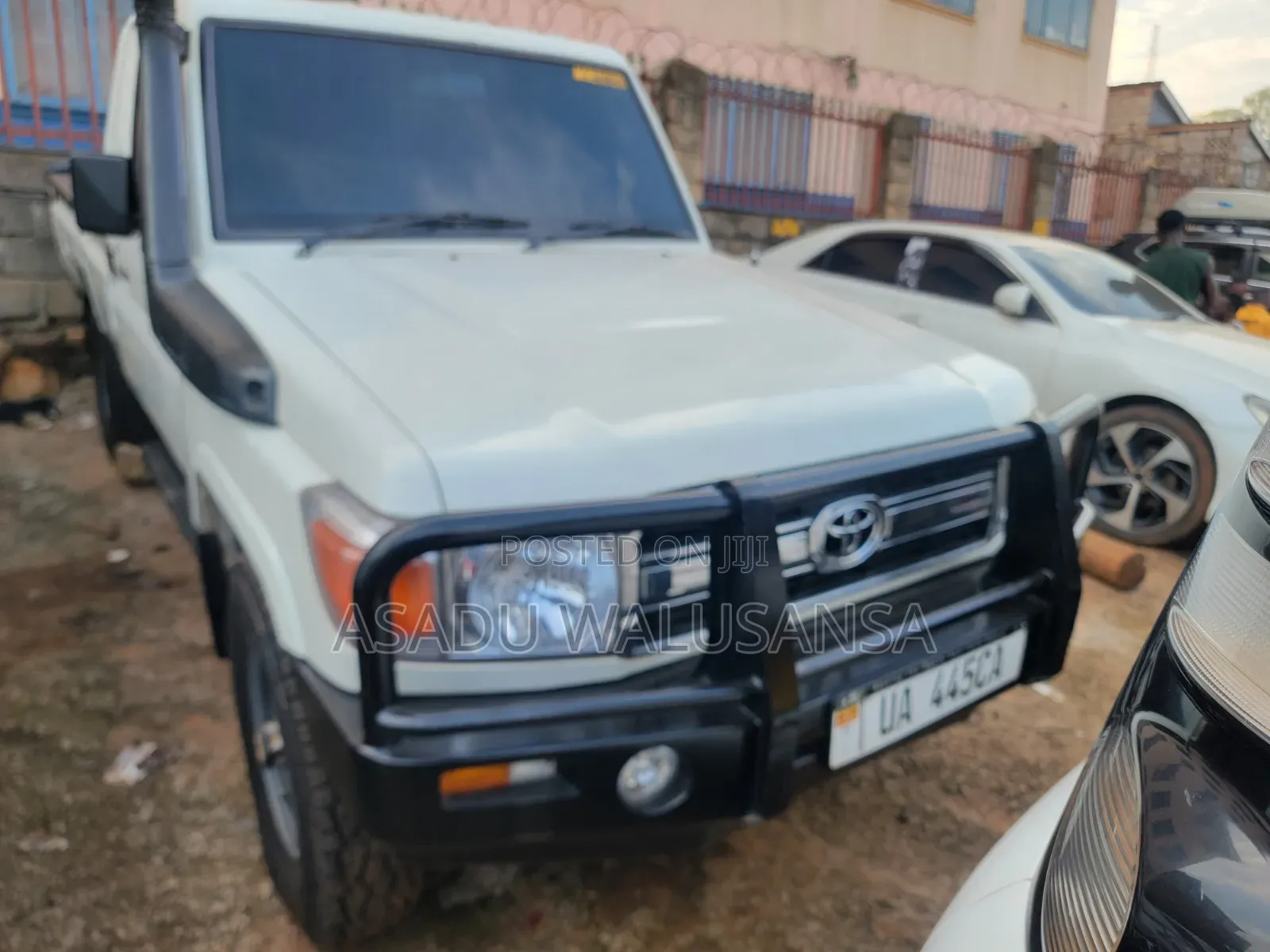 Toyota Land Cruiser 2004 White