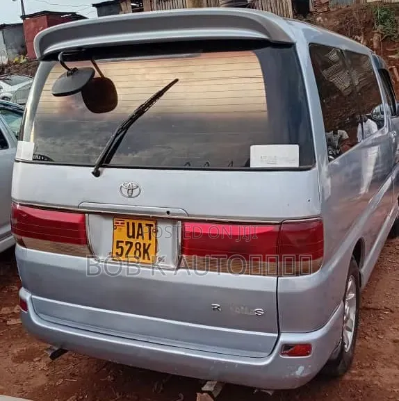 Toyota Regius 1998 Silver