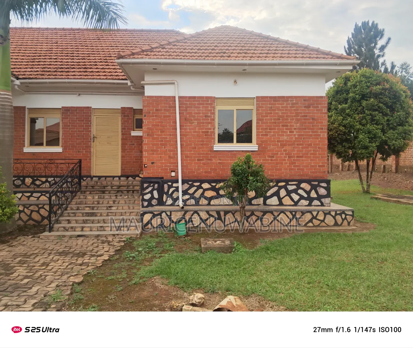 Furnished 4bdrm Mansion in Kakiri Town, Central Division for sale