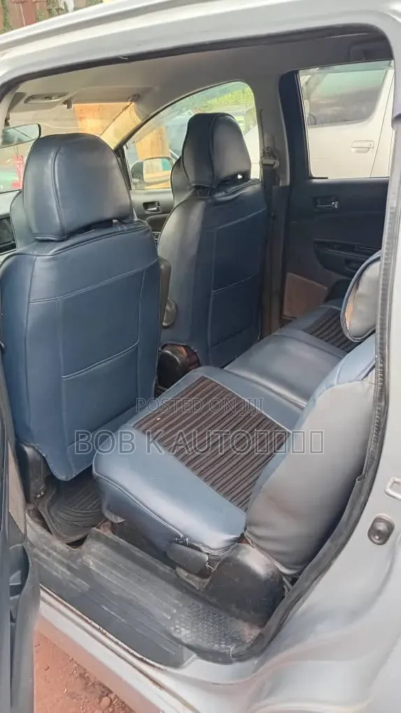 Toyota Wish 2004 Silver