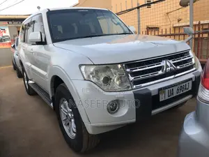 Mitsubishi Pajero 2011 White