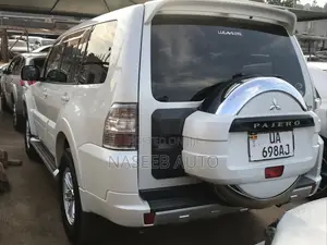 Mitsubishi Pajero 2011 White