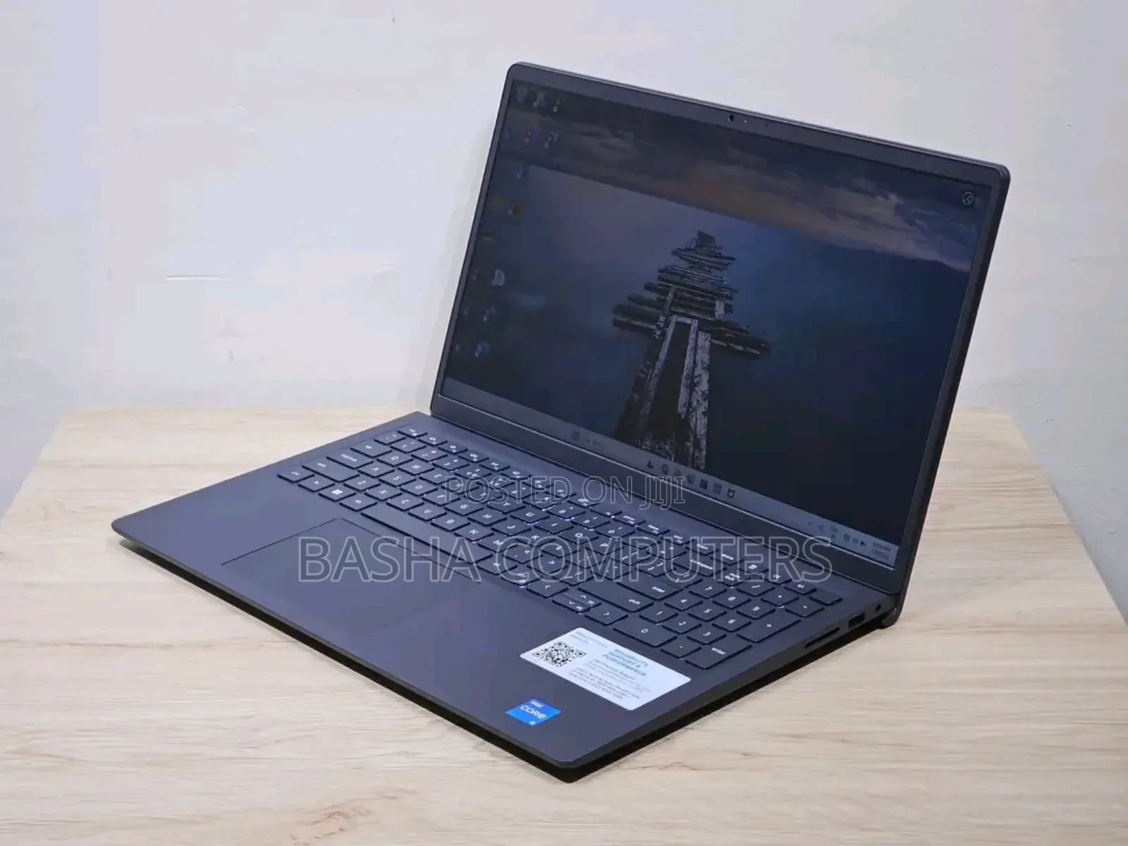 New Laptop Dell 8GB Intel Core i7 SSHD+SSD 256GB