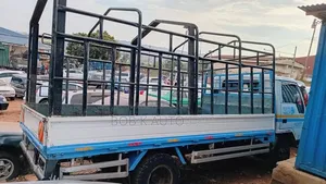Mitsubishi Canter Truck 1998 White