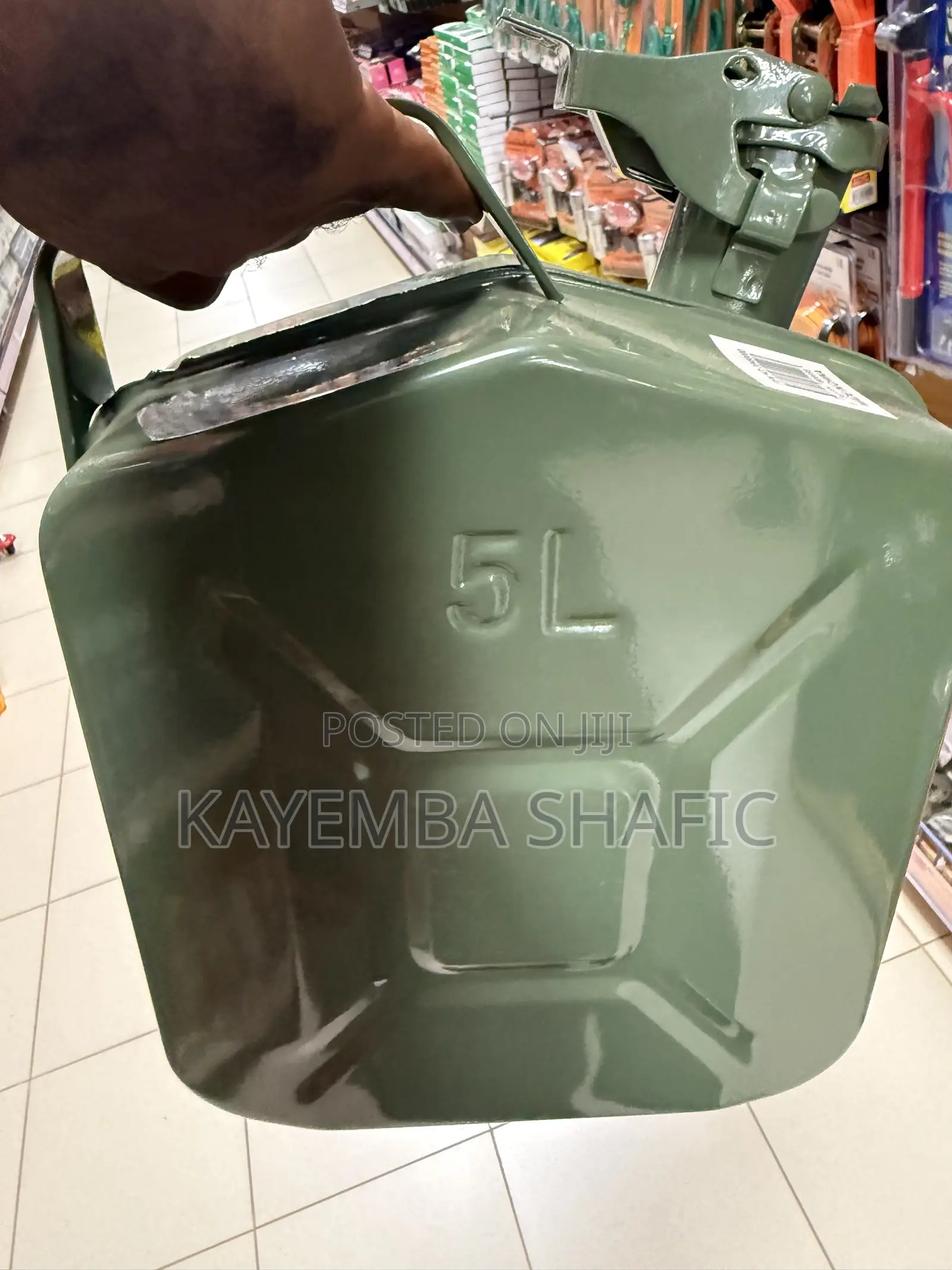 5-Liter Metal Steel Jerrycan for Storing and Transporting Fuel