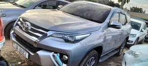 Toyota Fortuner 2015 Silver