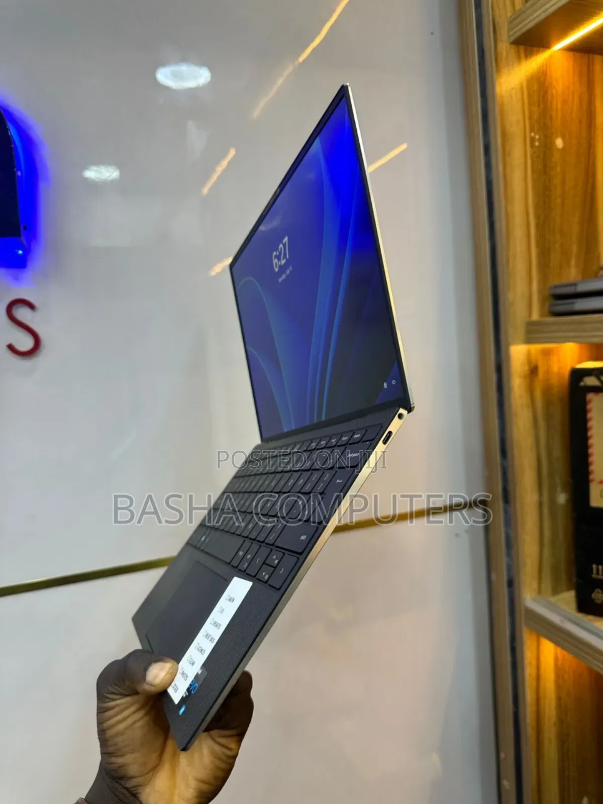 New Laptop Dell XPS 13 16GB Intel Core i7 SSHD+SSD 512GB