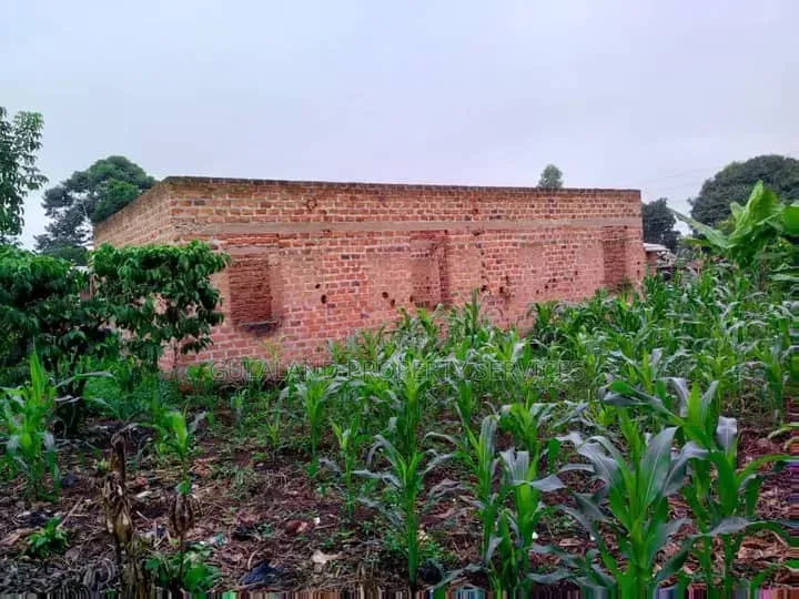 3bdrm Apartment in Luwero TC for sale
