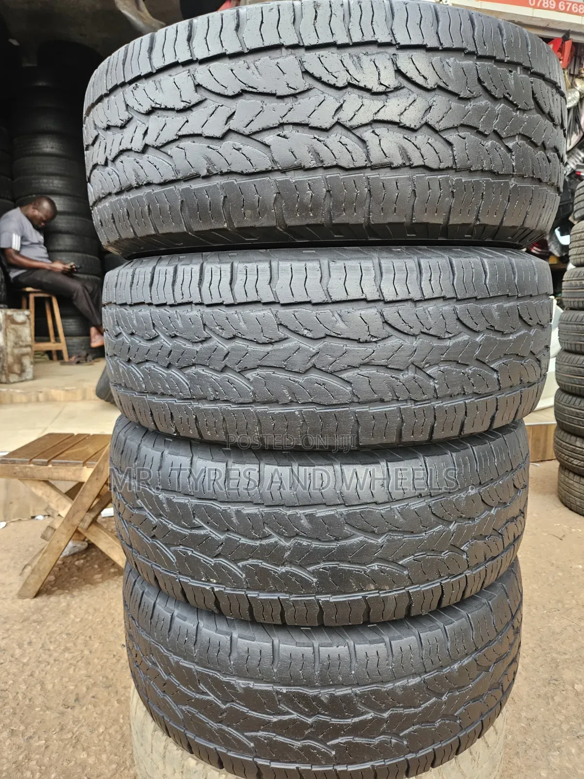 265 70 R15 Dunlop Grand Trek AT Used Bt Still Gd Tires and Its a Set.