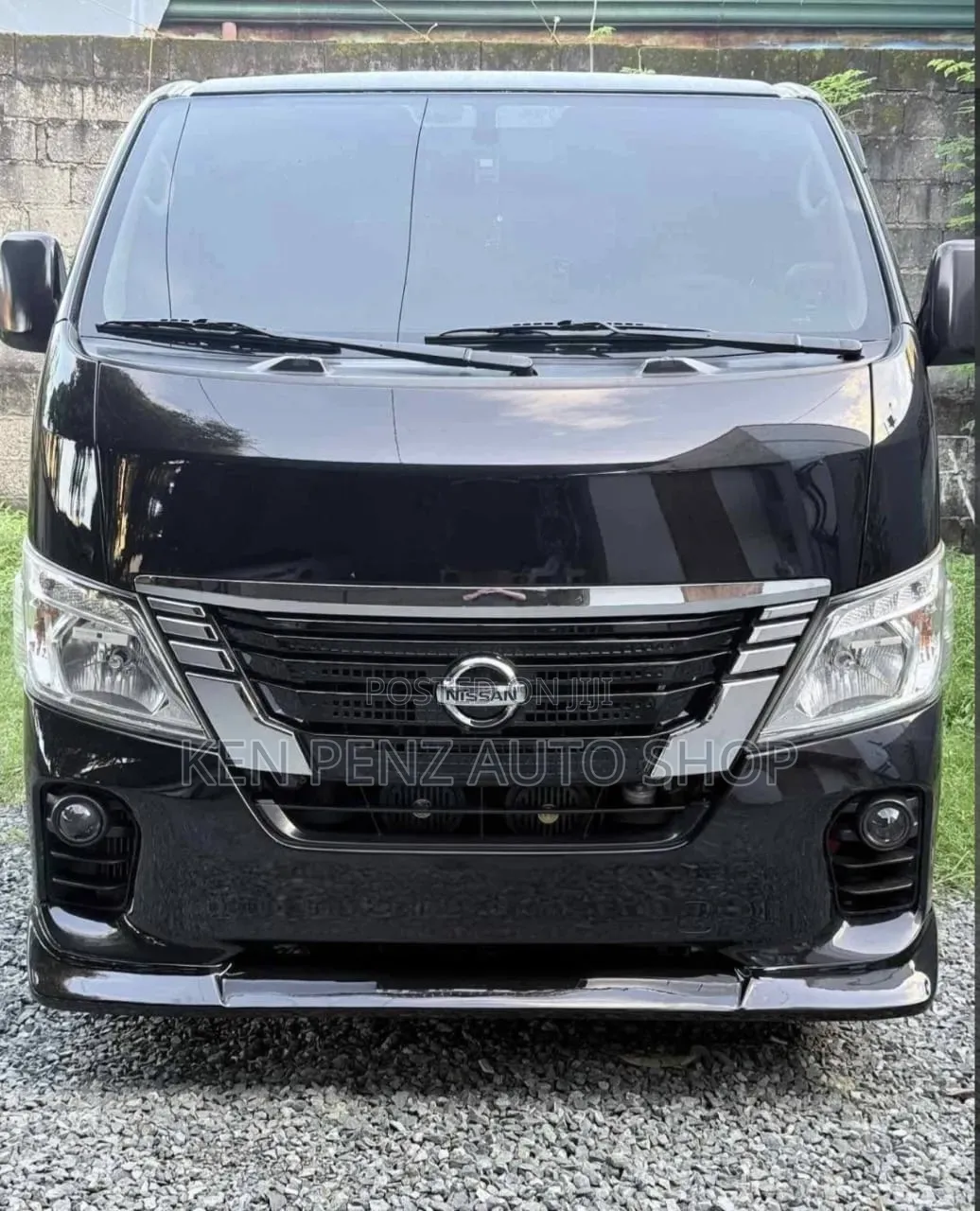 Nissan NV350 Urvan Grill 2018 - 2020