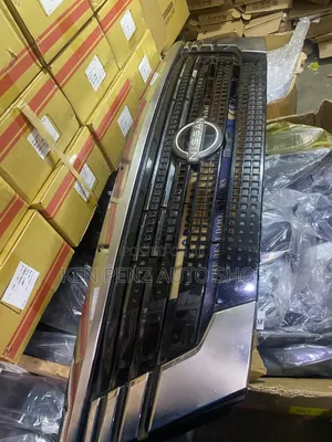 Nissan NV350 Urvan Grill 2018 - 2020