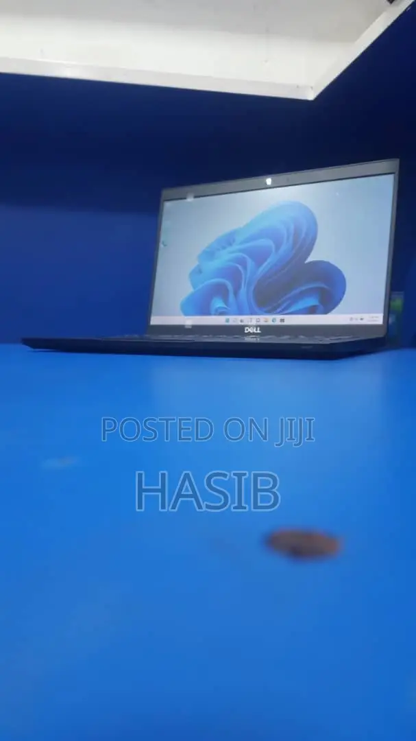 New Laptop Dell Latitude 7390 8GB Intel Core i5 SSD 256GB