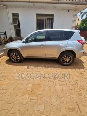 Toyota RAV4 2011 Silver