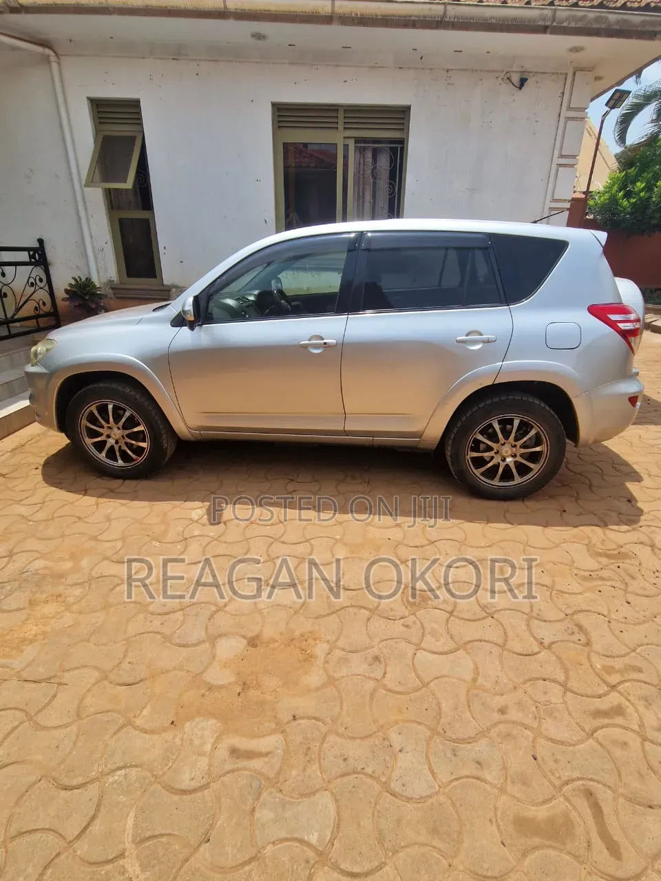 Toyota RAV4 2011 Silver