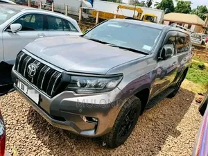 Toyota Land Cruiser Prado 2022 Gray