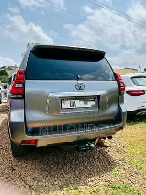 Toyota Land Cruiser Prado 2022 Gray