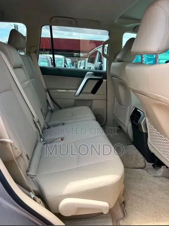 Toyota Land Cruiser Prado 2022 Gray