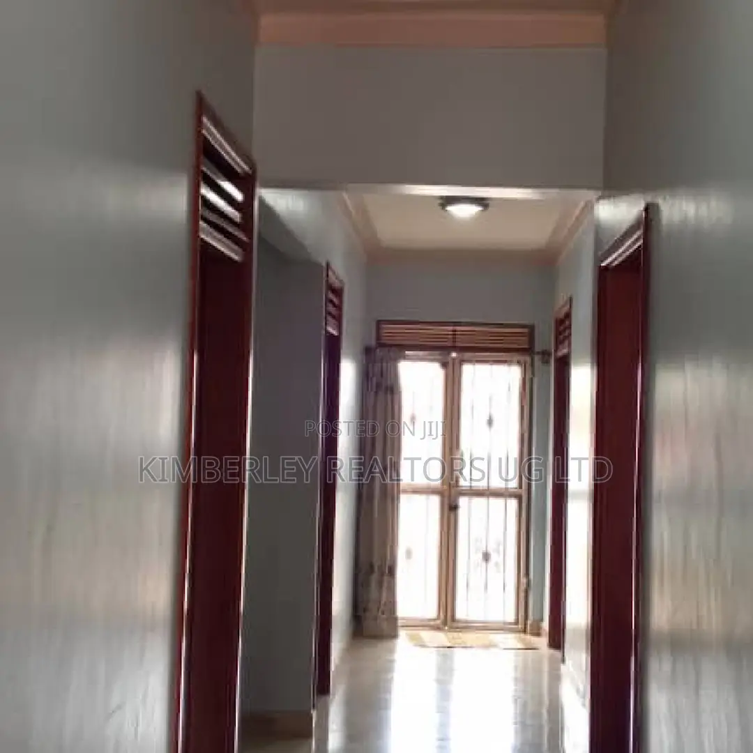 5bdrm House in Division A for sale