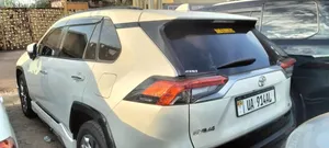 Toyota RAV4 2019 White