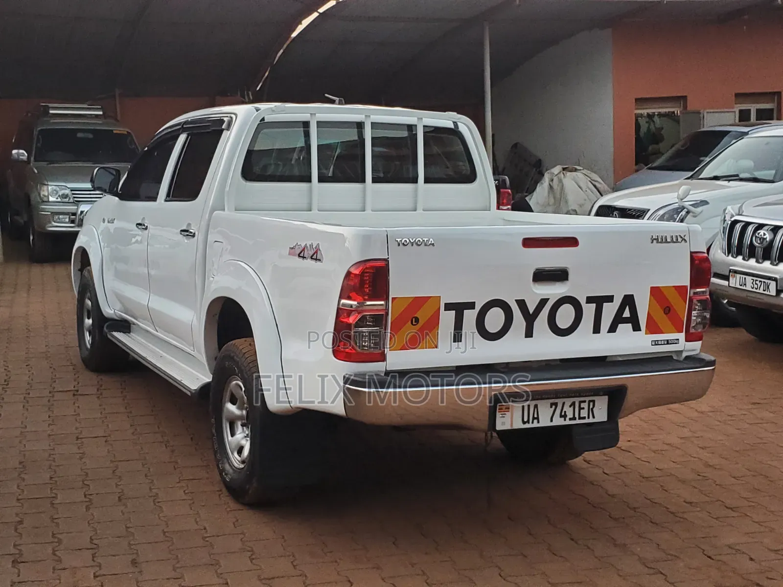 Toyota Hilux 2014 White