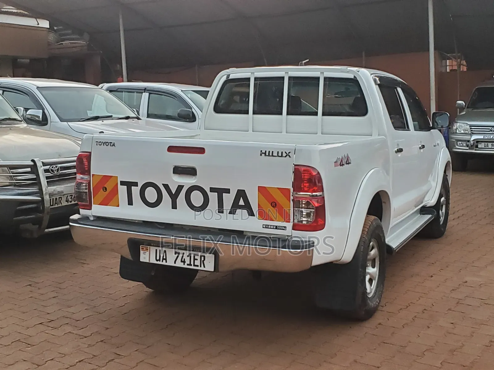 Toyota Hilux 2014 White