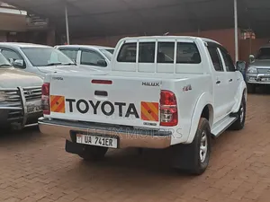 Toyota Hilux 2014 White