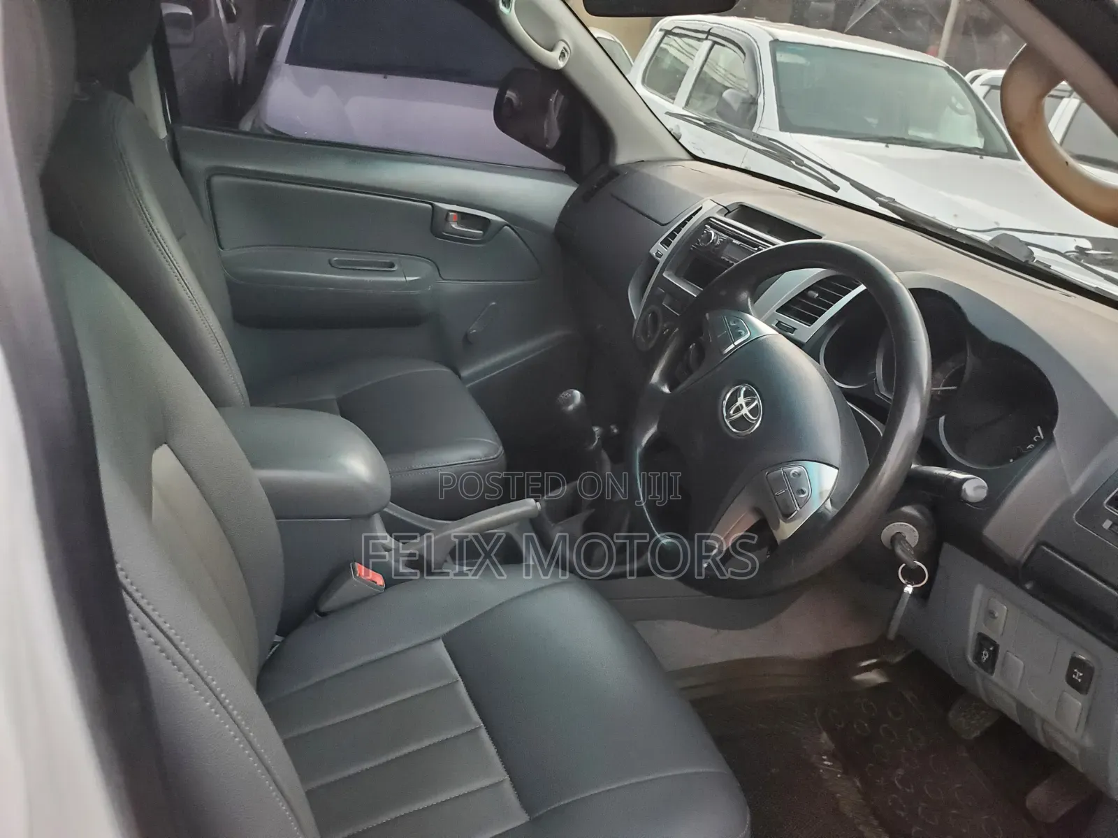 Toyota Hilux 2014 White