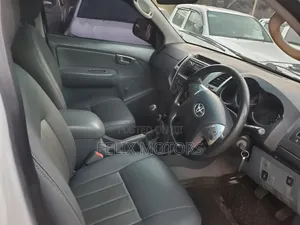 Toyota Hilux 2014 White