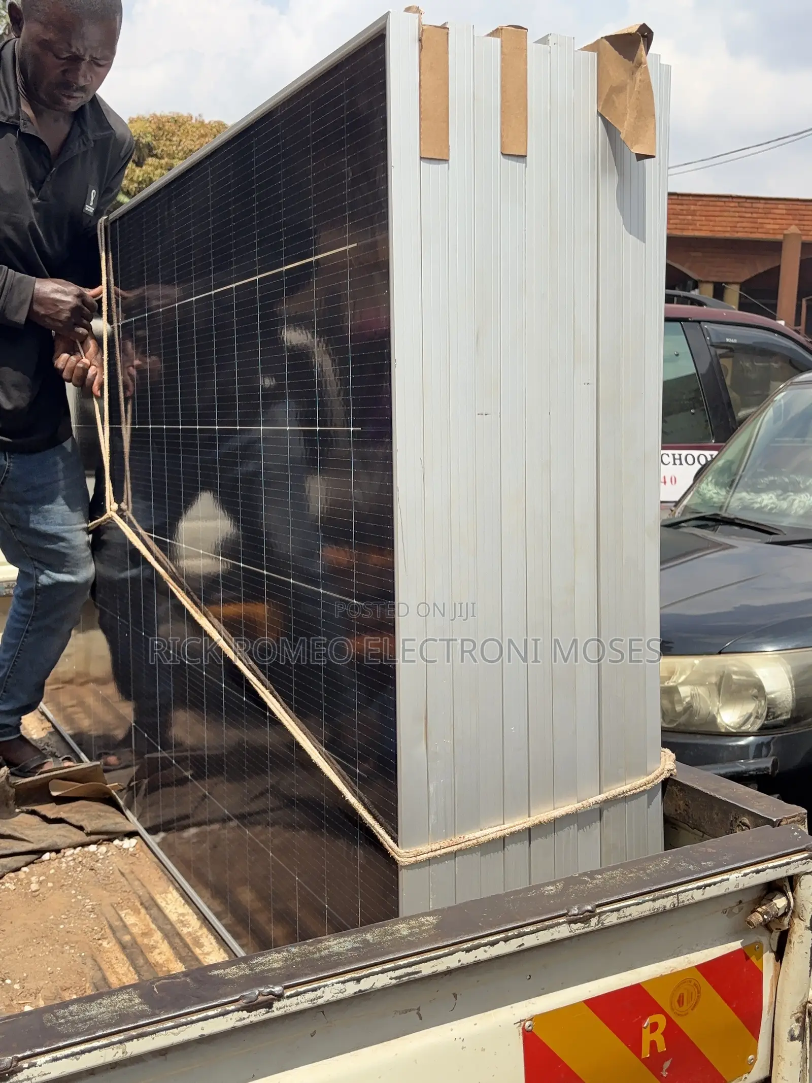 580w Mono Crystalline Solar Panels