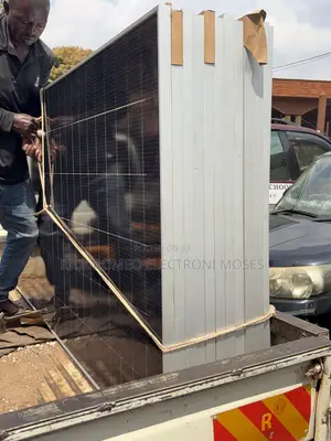 580w Mono Crystalline Solar Panels