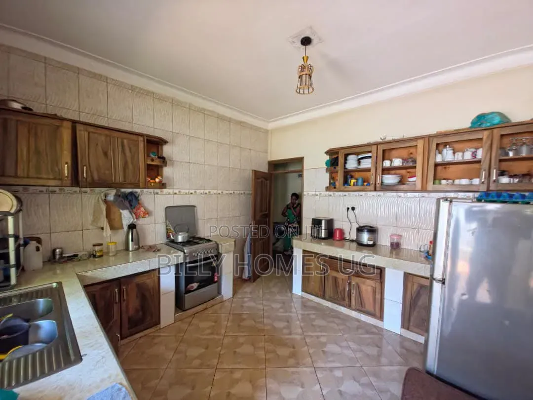 4bdrm Bungalow in Nakawa for sale