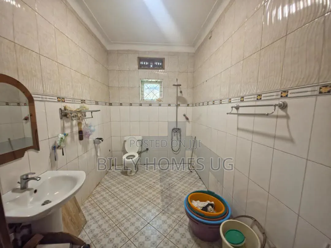 4bdrm Bungalow in Nakawa for sale