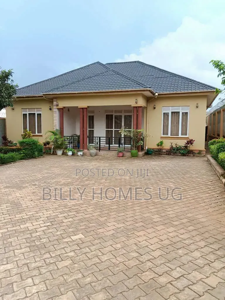 4bdrm Bungalow in Ssisa for sale